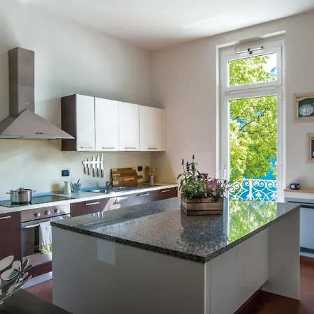 Sleeps 14 Pool Air Con Wifi Oliveto Lario