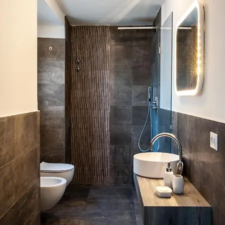 Sleeps 14 Pool Air Con Wifi