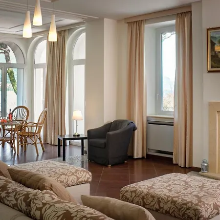 Sleeps 14 Pool Air Con Wifi Villa