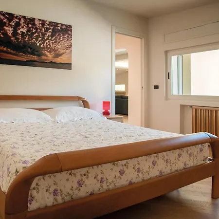 Sleeps 14 Pool Air Con Wifi *