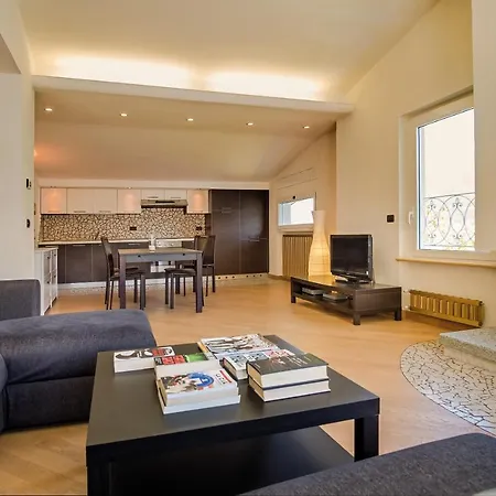 Sleeps 14 Pool Air Con Wifi Villa